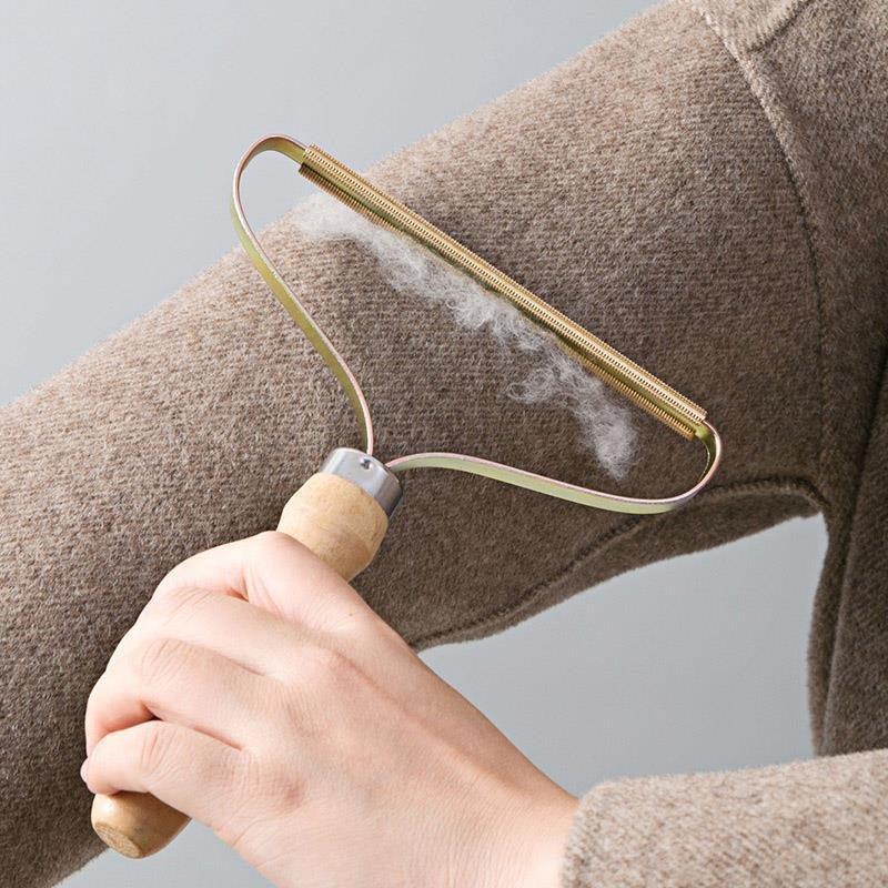Portable anti-hair brush