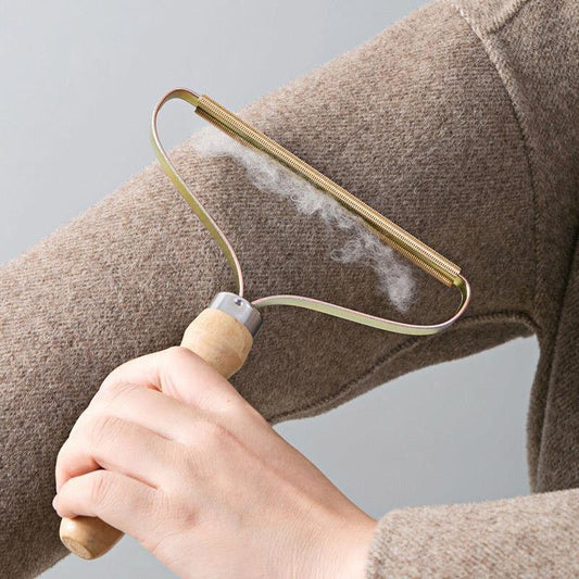 Portable anti-hair brush