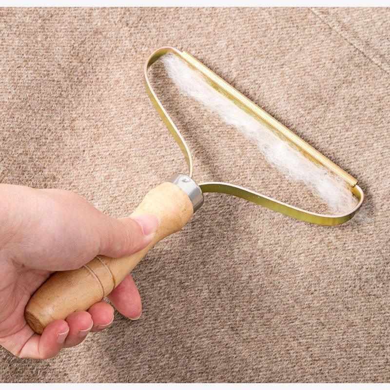 Portable anti-hair brush